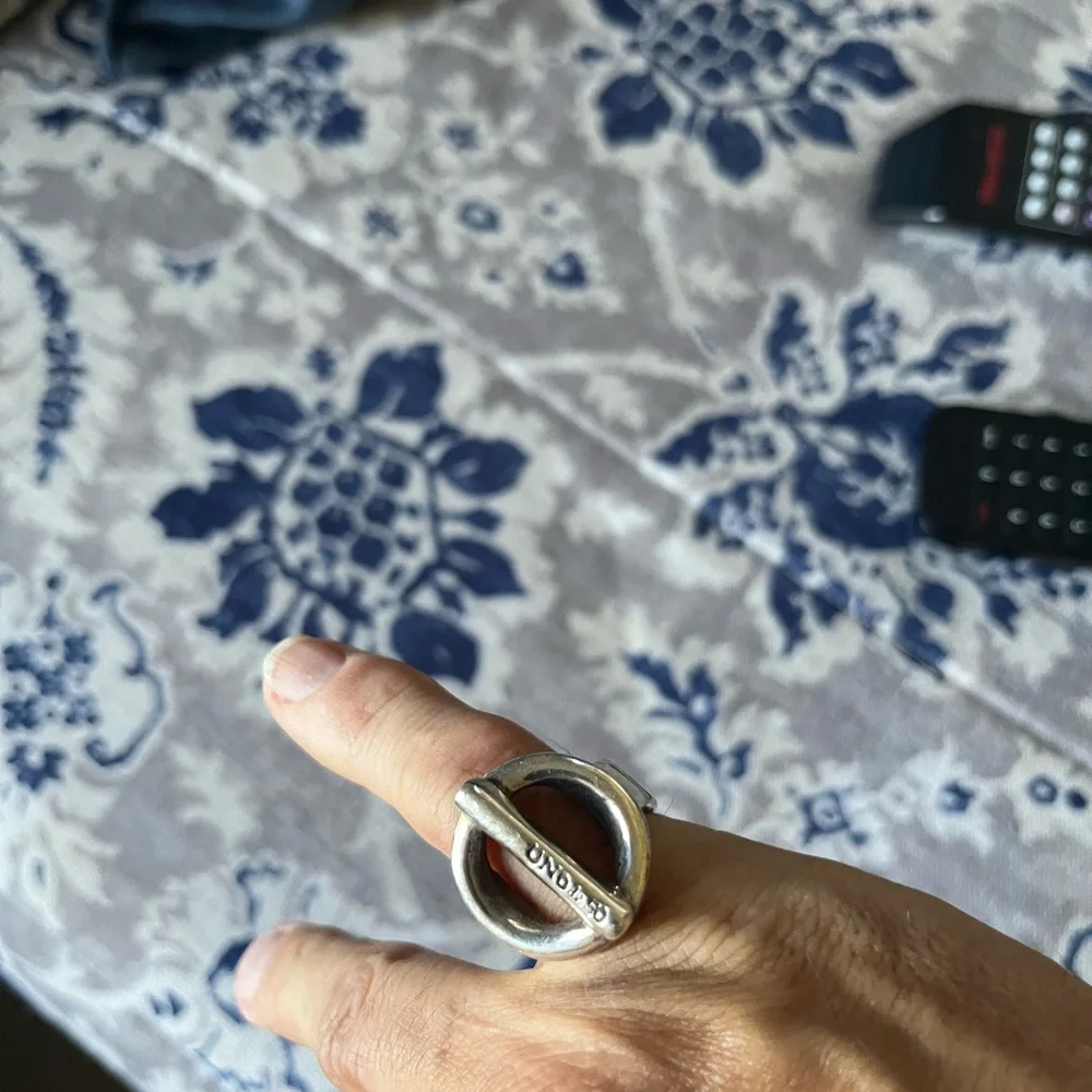 Beautiful Uno de 50 unisex ring size 8. Hand made in Spain. These are rare!